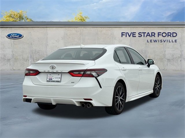 Used 2024 Toyota Camry SE image 5