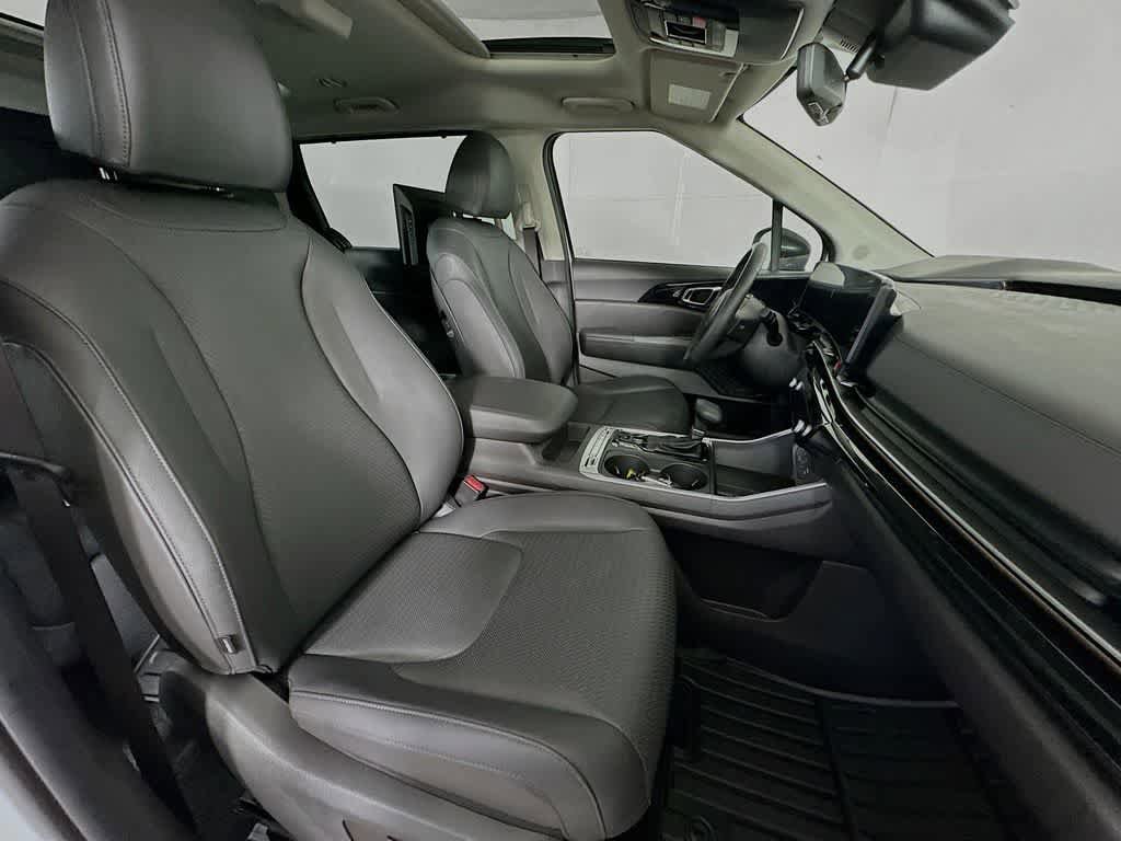 Used 2025 Kia Carnival SX Prestige FWD image 15