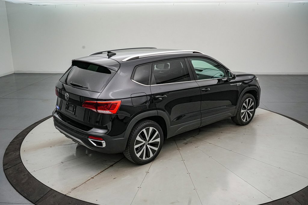 Used 2024 Volkswagen Taos SE image 5