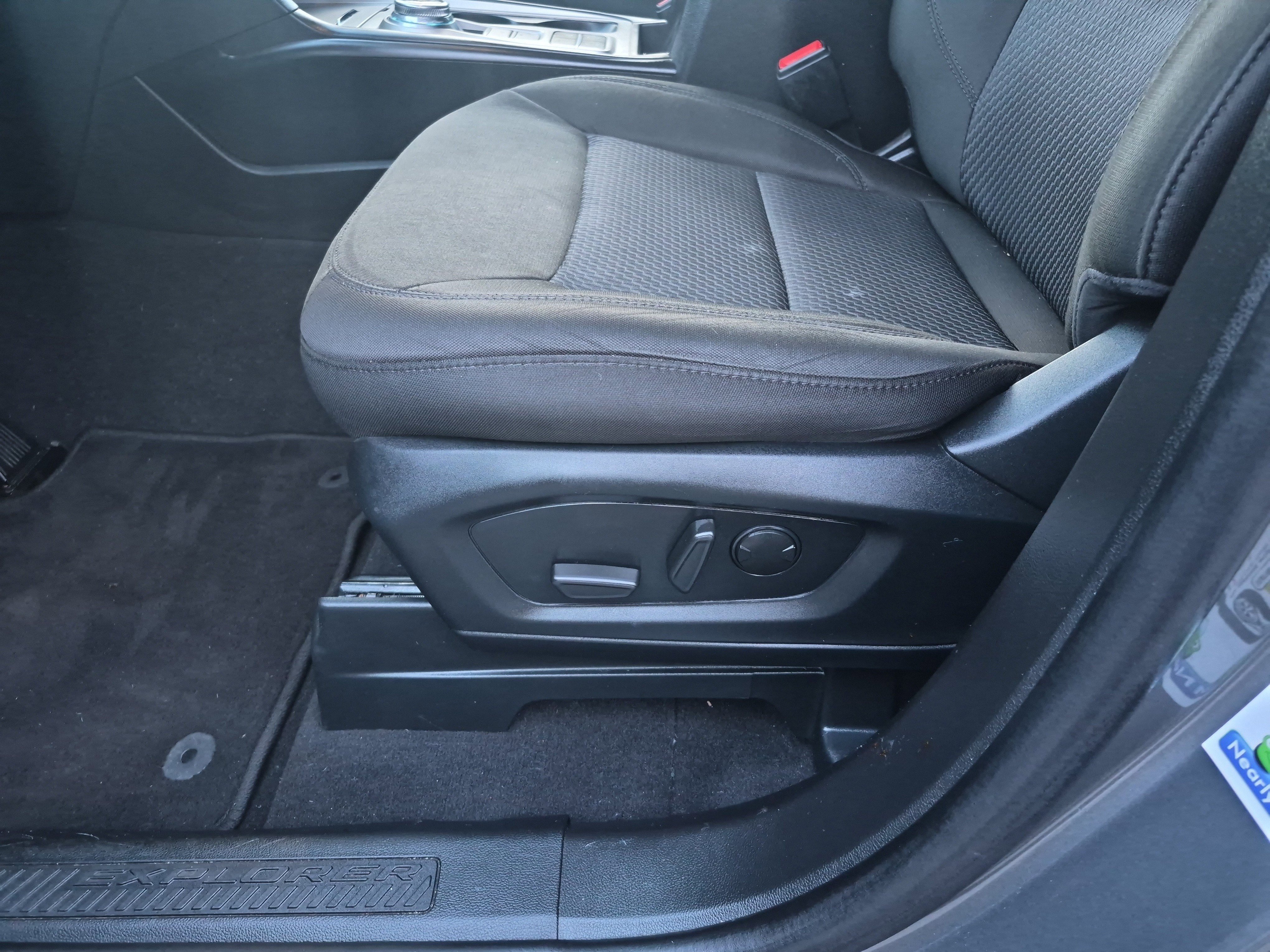 Certified 2024 Ford Explorer XLT image 11