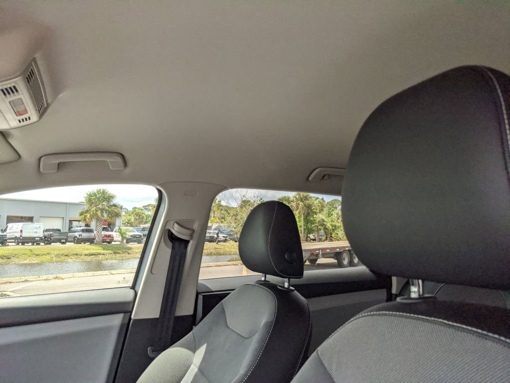 Used 2022 Volkswagen Taos SE image 20