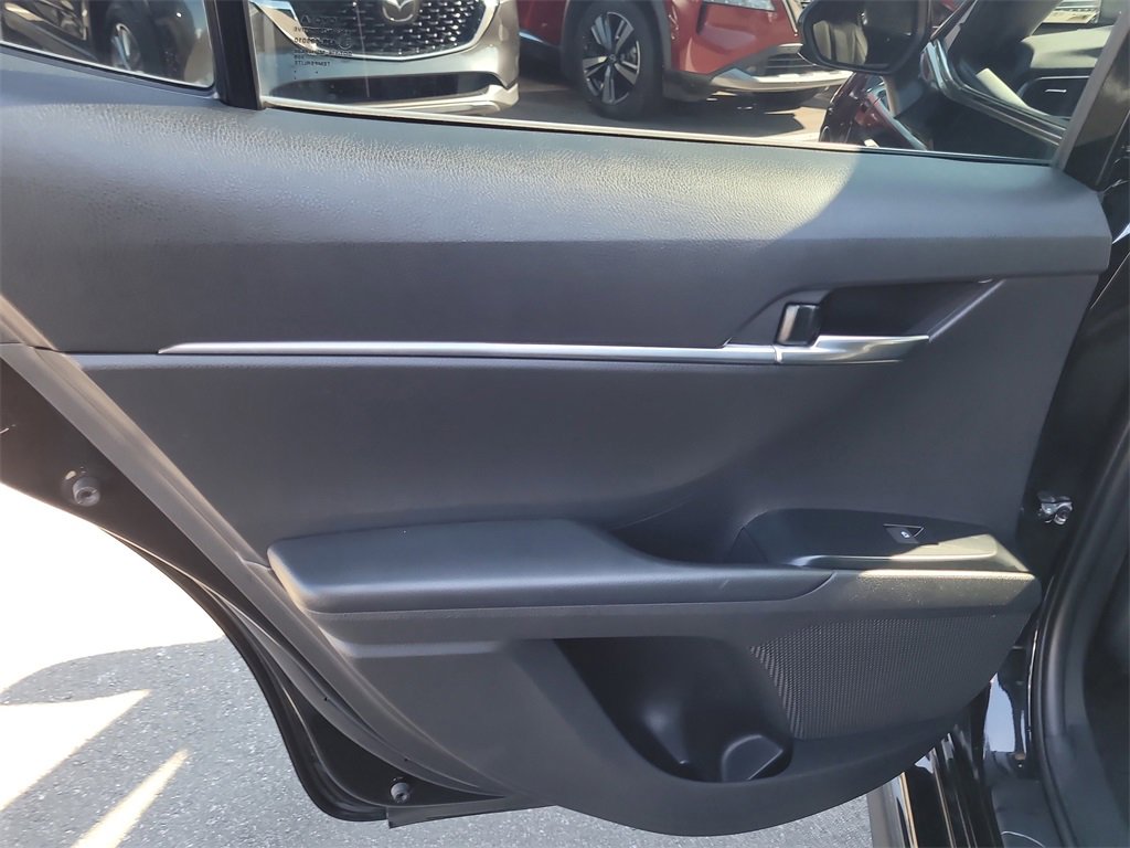 Used 2020 Toyota Camry SE image 8