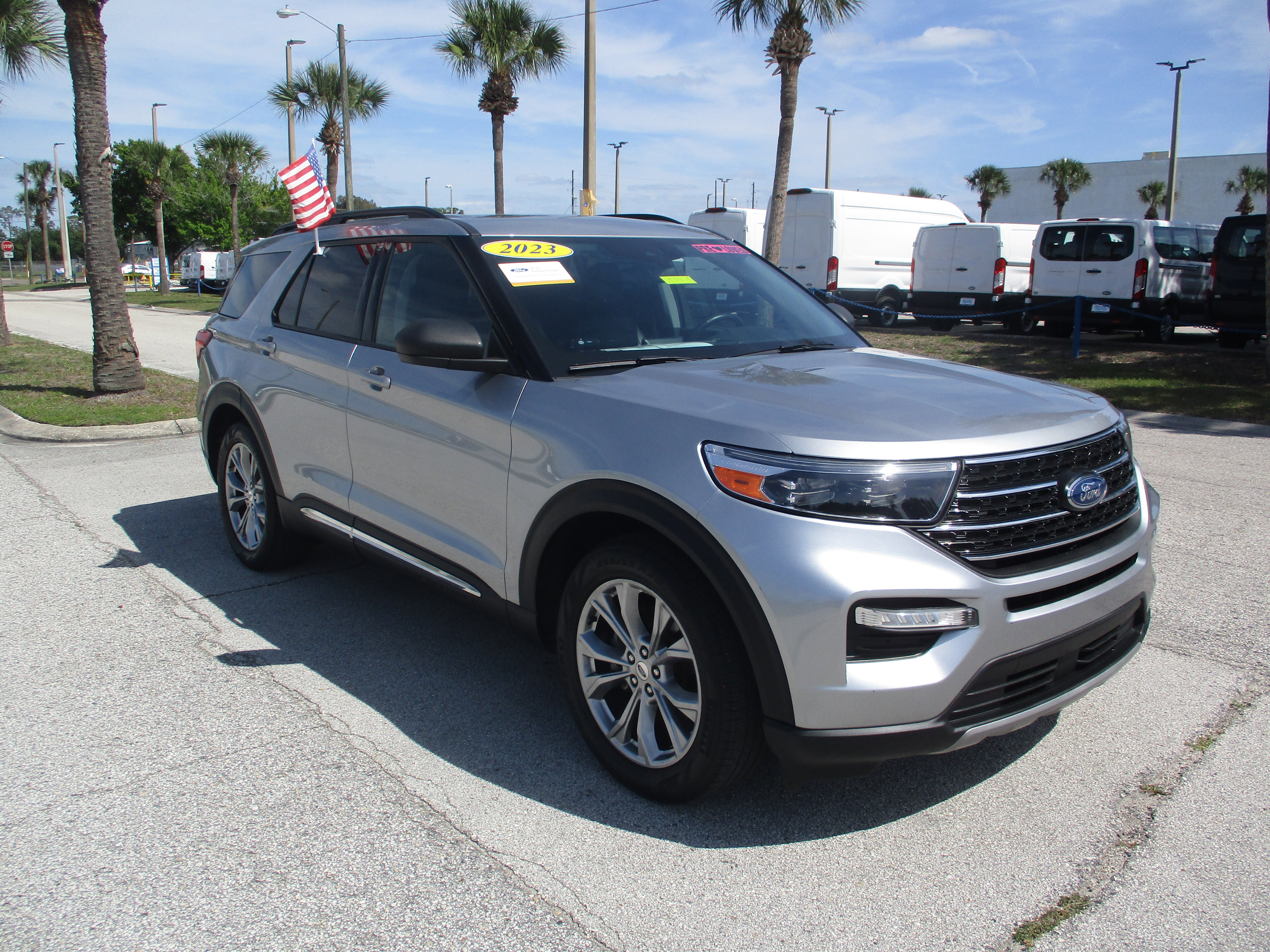 Certified 2022 Ford Explorer XLT w/ Equipment Group 202A image 7