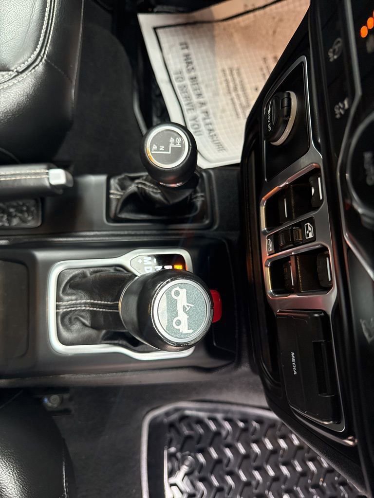 Used 2019 Jeep Wrangler Unlimited Sahara w/ Uconnect 4C Nav & Sound Group image 47