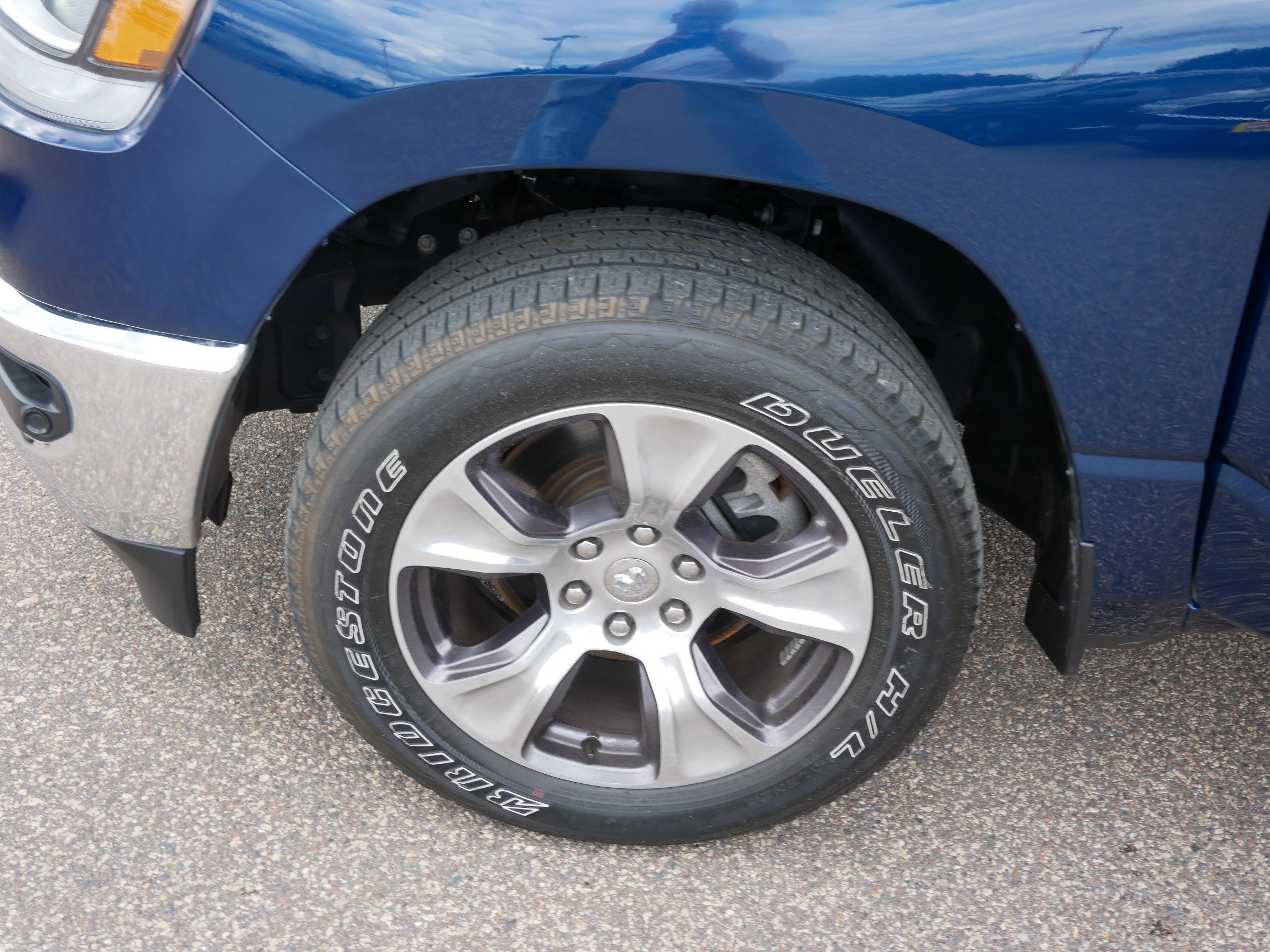 Used 2023 RAM 1500 Laramie AWD/4WD image 15