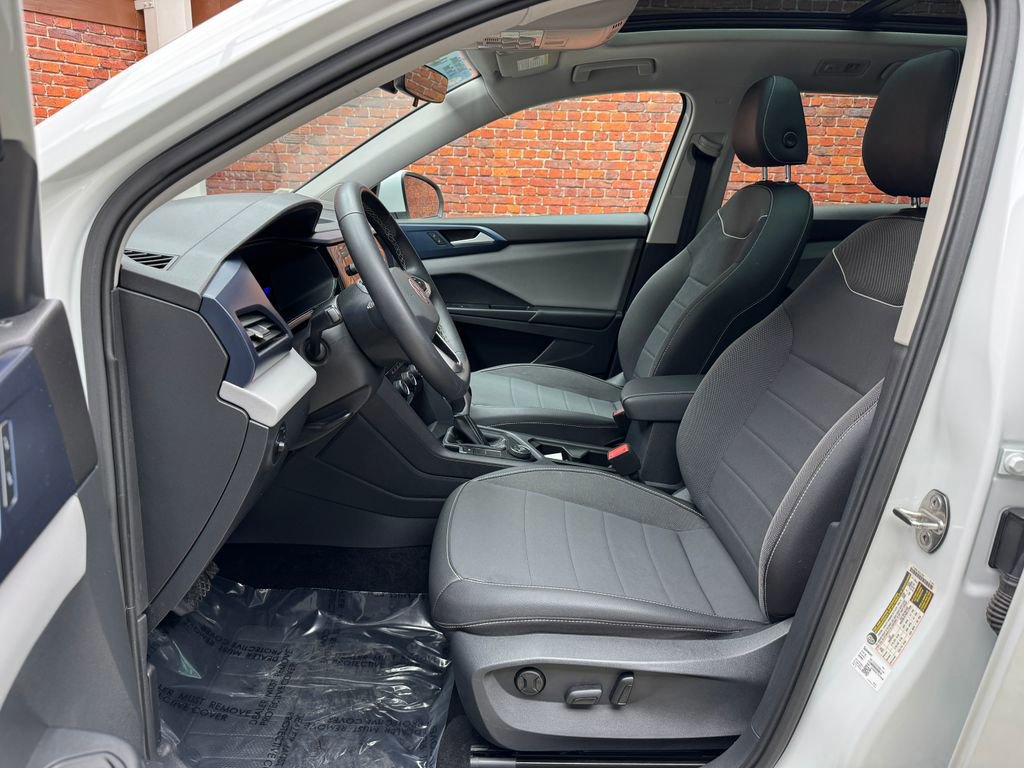 Used 2023 Volkswagen Taos SE w/ Panoramic Sunroof Package AWD/4WD image 23