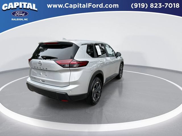 Used 2025 Nissan Rogue SV FWD image 8