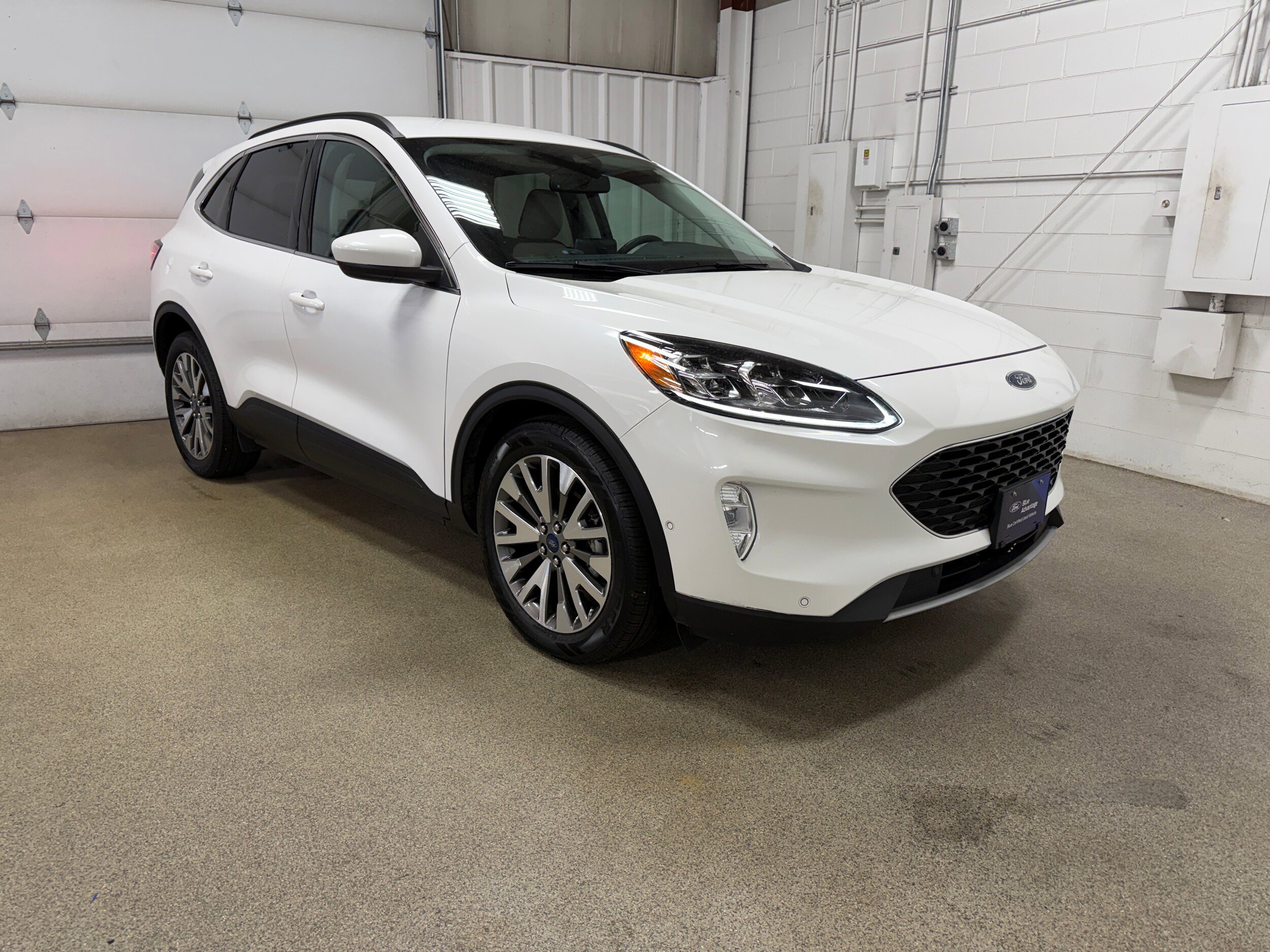 Certified 2021 Ford Escape Titanium FWD image 4