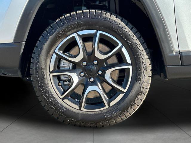Used 2024 Jeep Compass Trailhawk AWD/4WD image 24