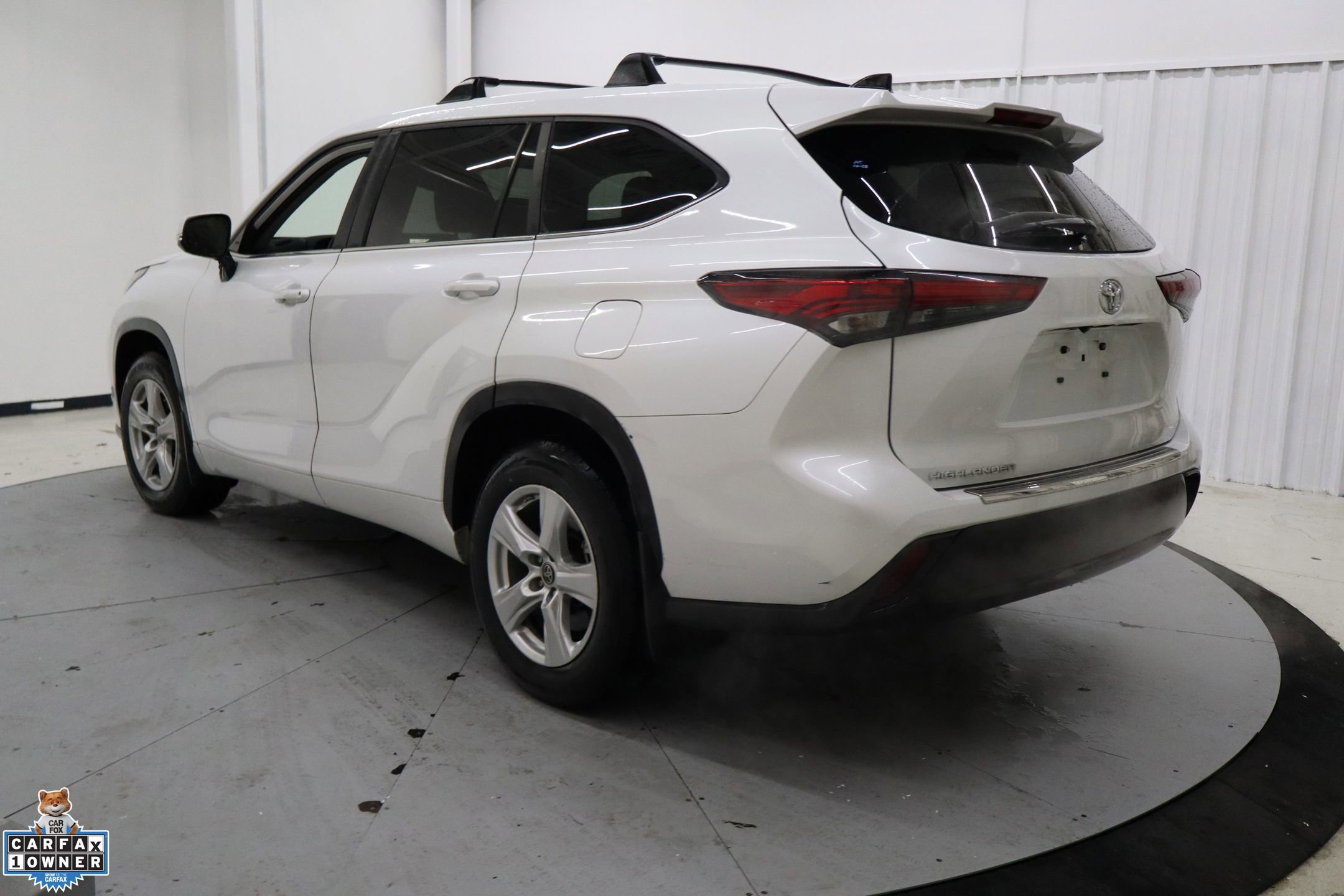 Used 2023 Toyota Highlander L image 8