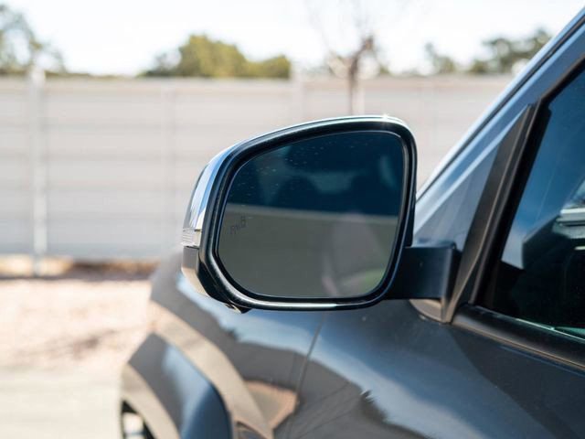 Used 2025 Toyota Tacoma Limited AWD/4WD image 15