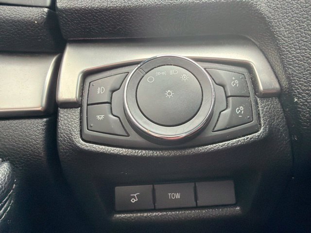 Certified 2018 Ford Explorer XLT w/ Equipment Group 202A FWD image 28