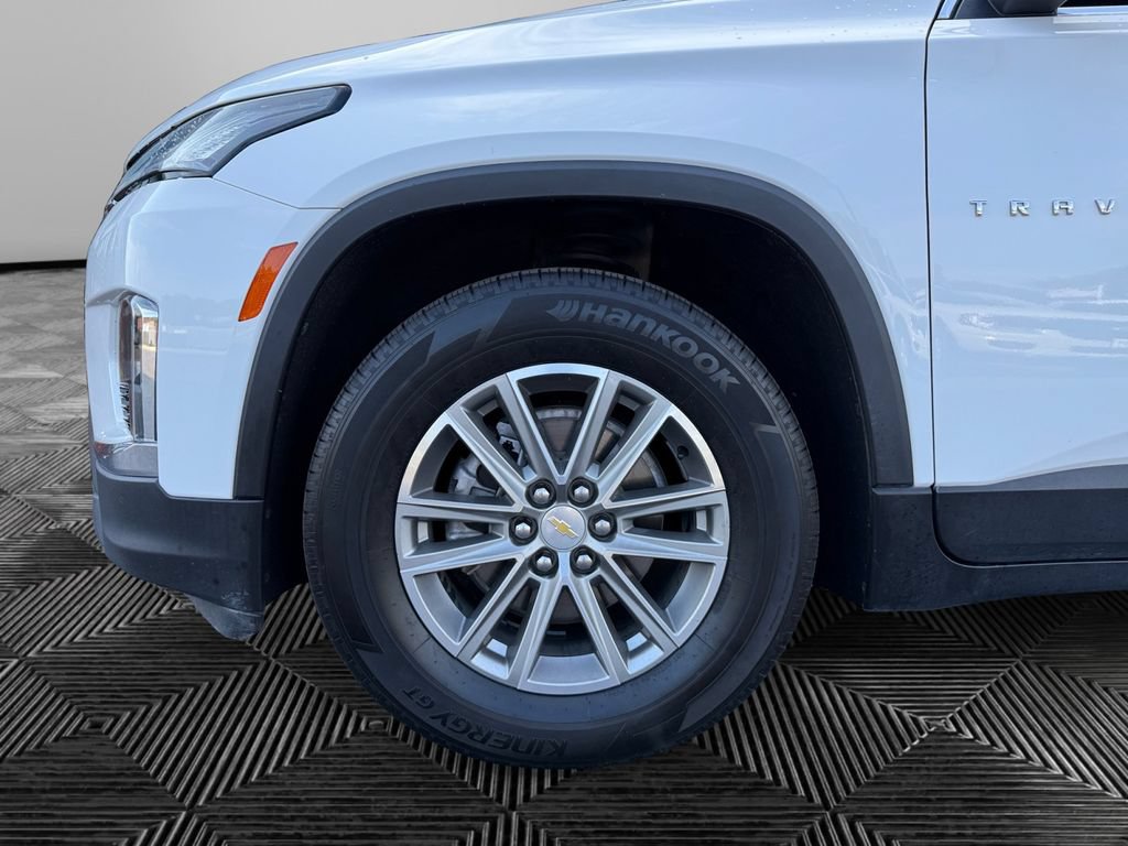 Used 2023 Chevrolet Traverse LT FWD image 13