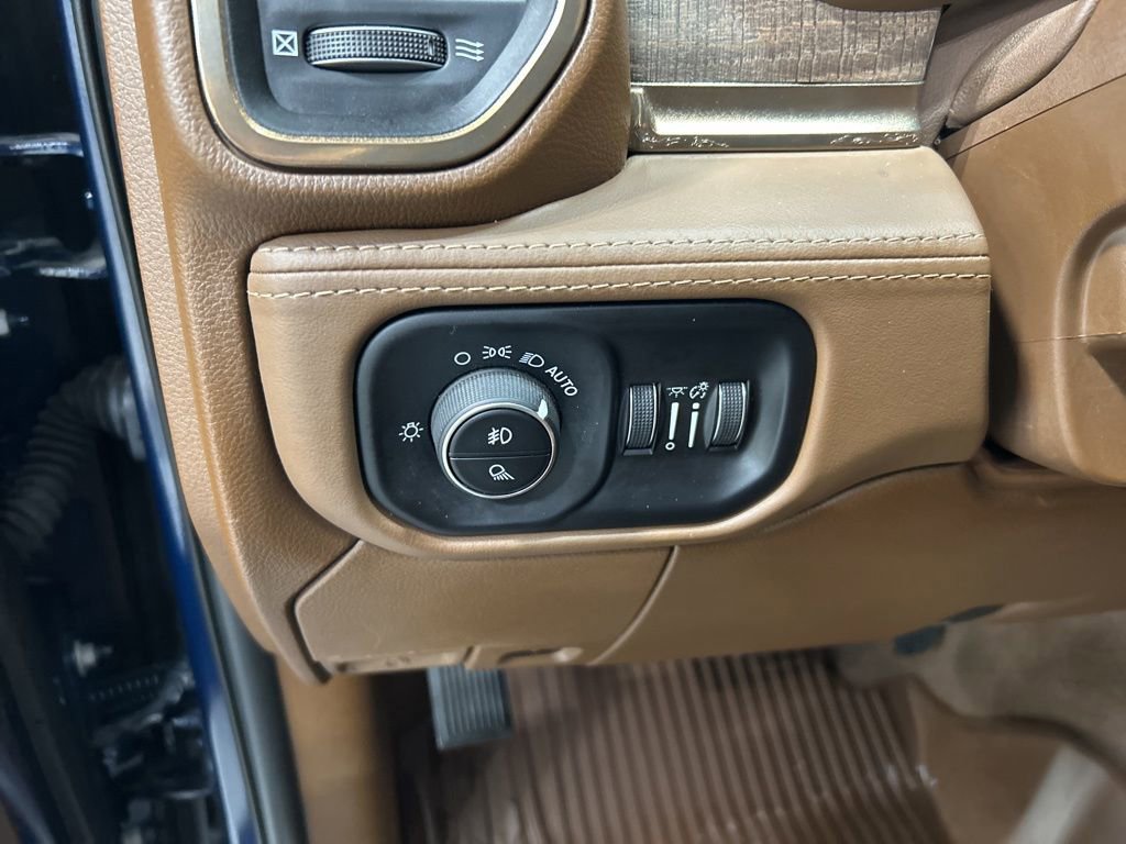 Used 2024 RAM 3500 Limited w/ Towing Technology Group image 10