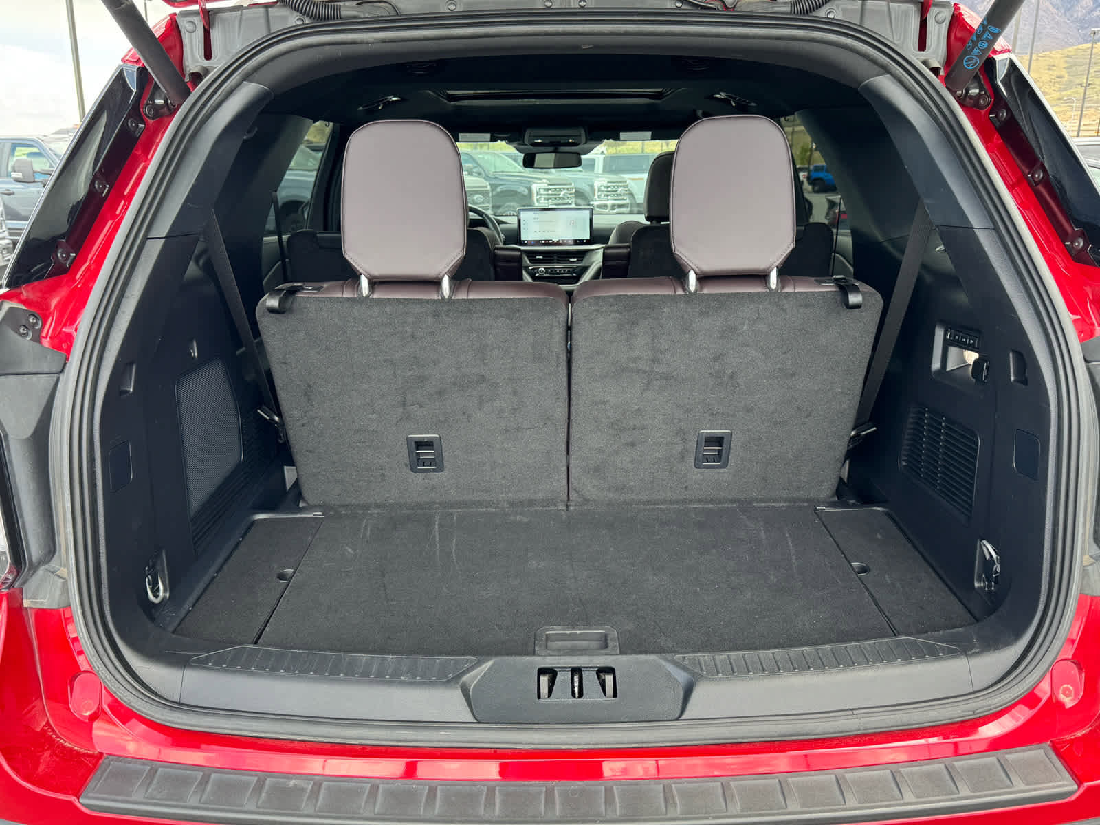 Certified 2025 Ford Explorer Platinum w/ Ultimate Package AWD/4WD image 21