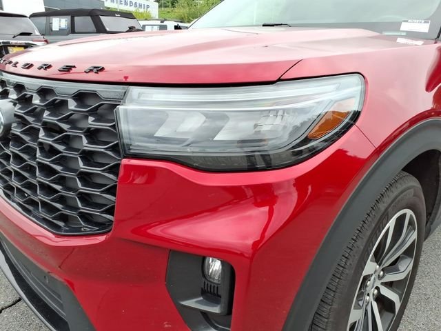 Certified 2025 Ford Explorer ST-Line AWD/4WD image 4