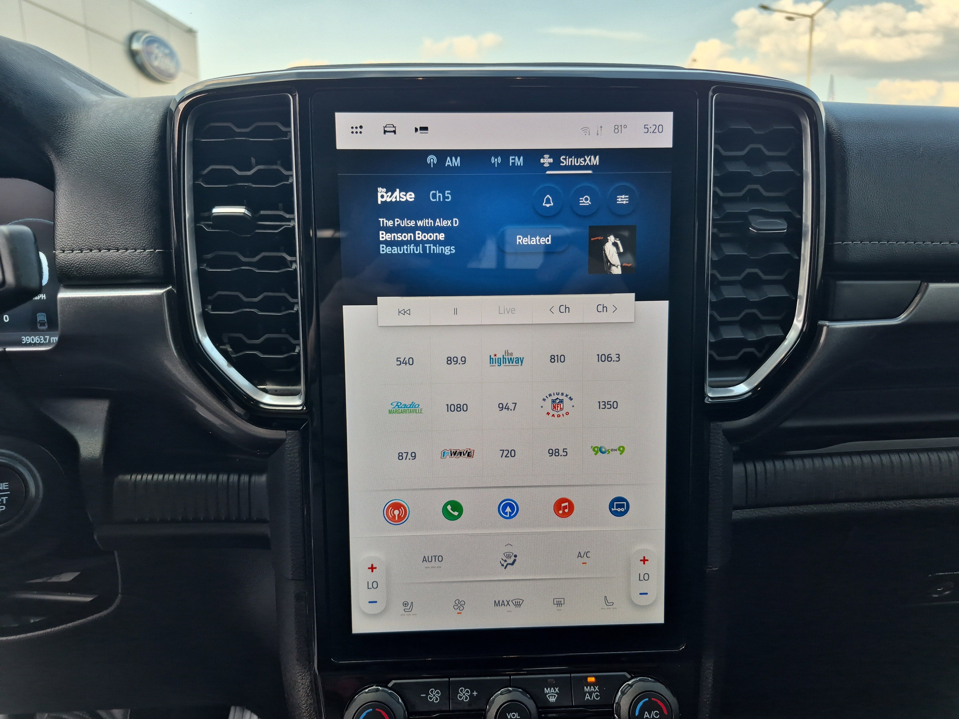 Certified 2024 Ford Ranger Lariat w/ Trailer Tow Package image 35