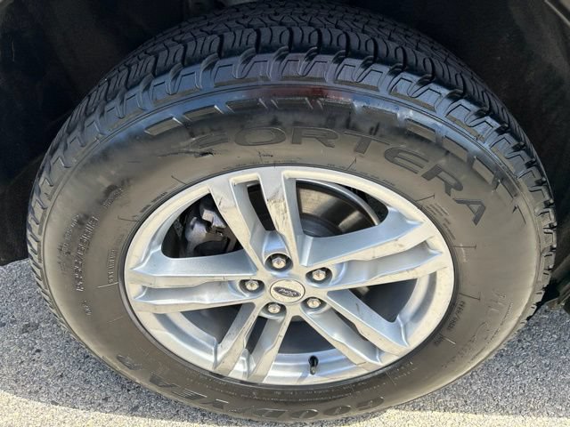 Certified 2022 Ford Explorer XLT w/ Equipment Group 202A AWD/4WD image 9