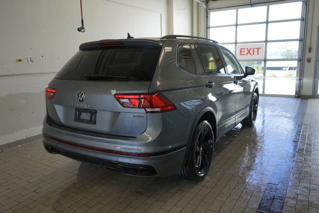 Used 2024 Volkswagen Tiguan SE R-Line AWD/4WD image 14