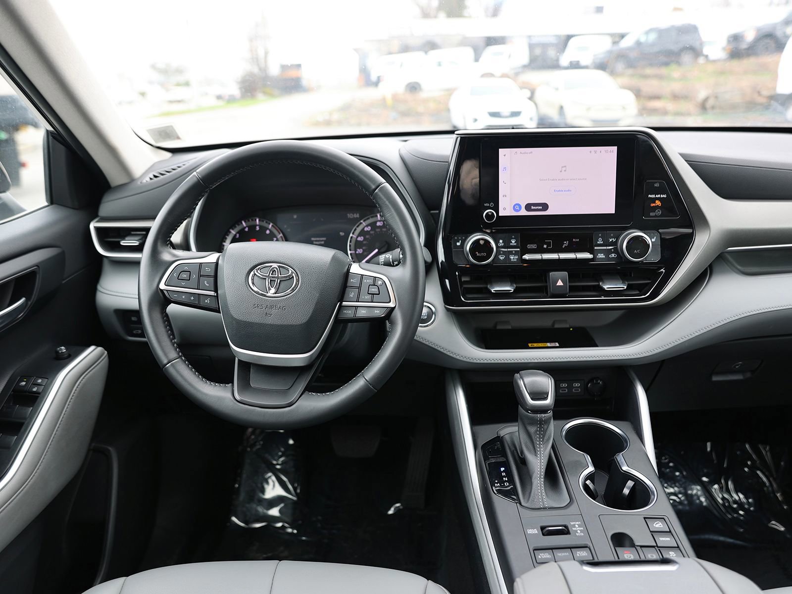 Used 2023 Toyota Highlander XLE AWD/4WD image 15