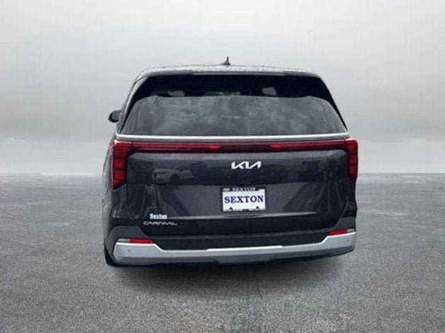 Used 2025 Kia Carnival FWD image 9