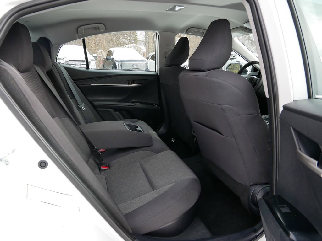 Used 2025 Toyota Camry LE FWD image 9