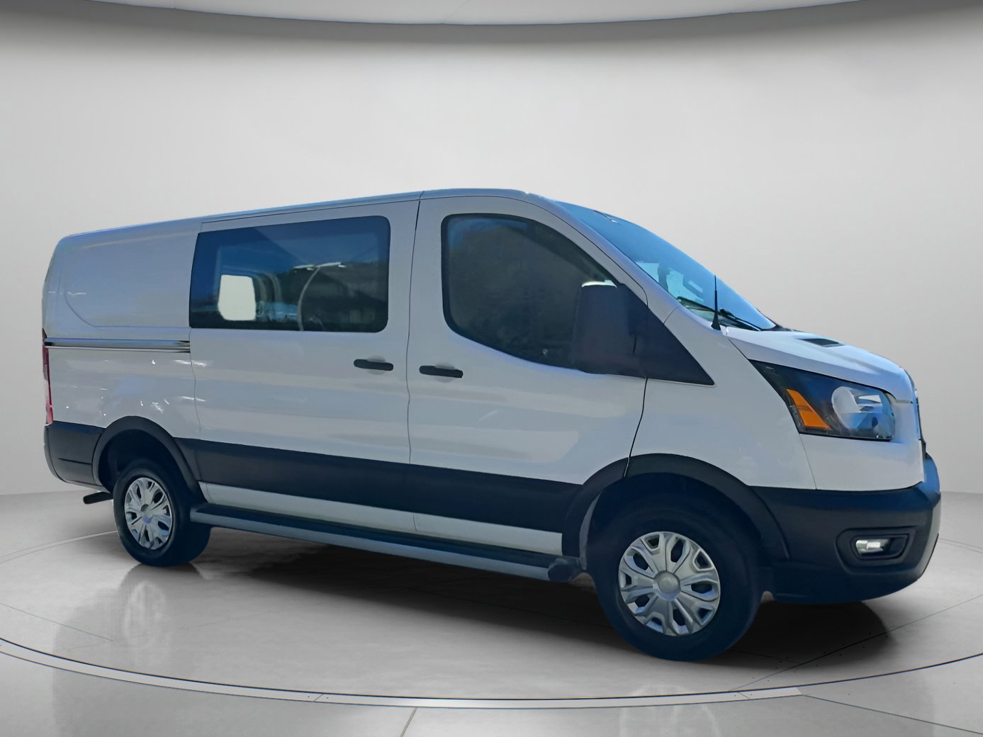 Certified 2024 Ford Transit 250 w/ Exterior Upgrade Package image 30