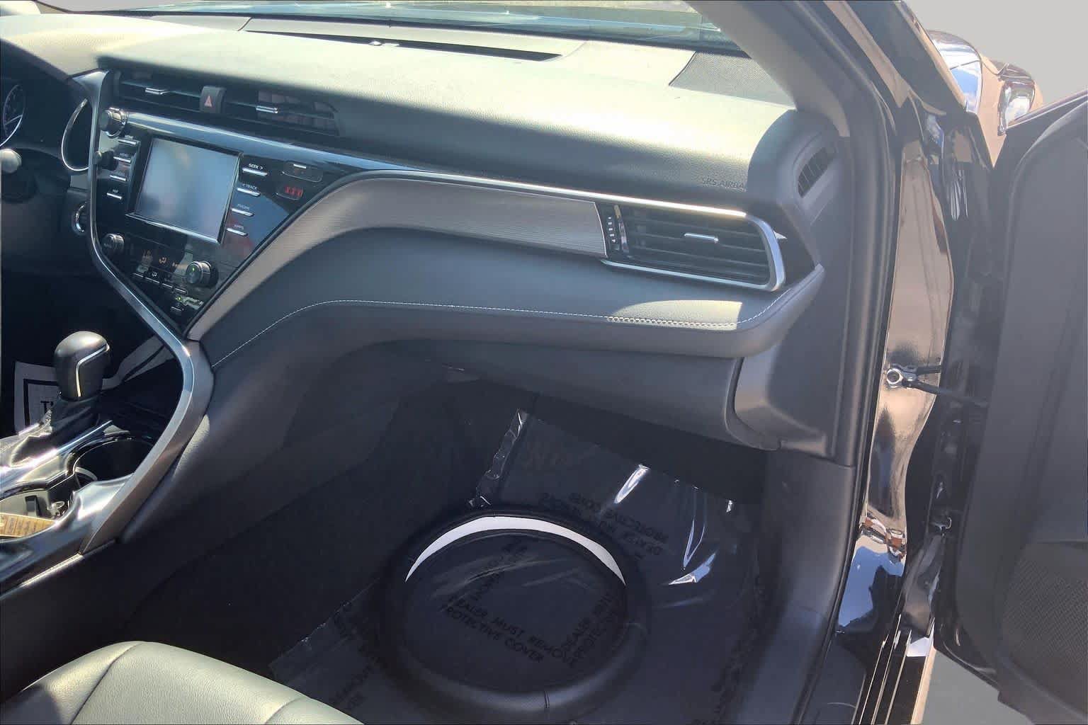Used 2019 Toyota Camry SE w/ Convenience Package FWD image 19