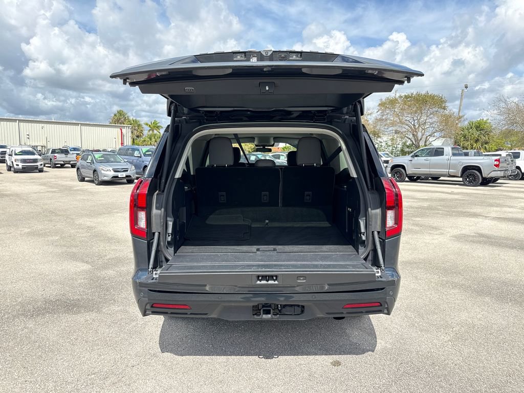 Certified 2025 Ford Expedition Max Active image 30