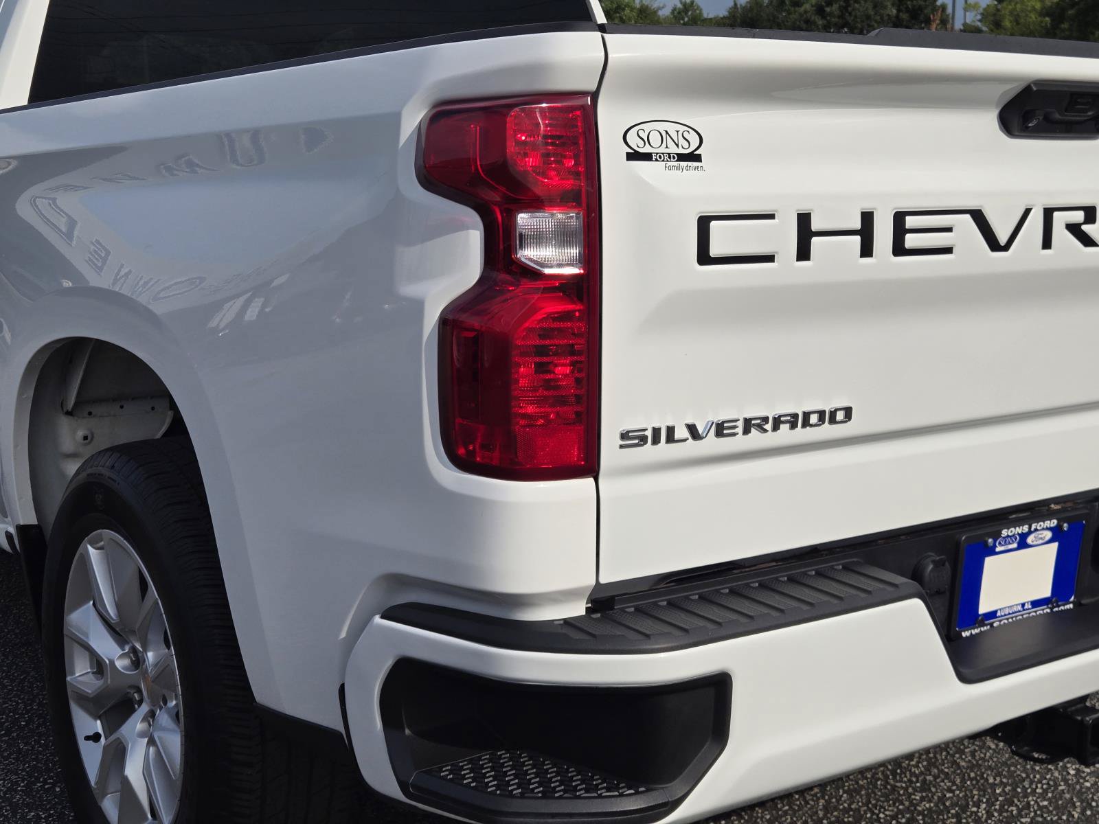 Used 2025 Chevrolet Silverado 1500 Custom RWD image 11