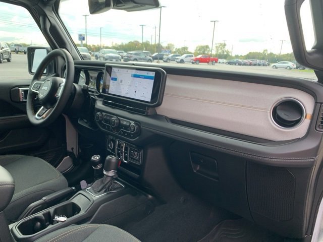 Used 2024 Jeep Wrangler Sahara w/ Technology Group image 15
