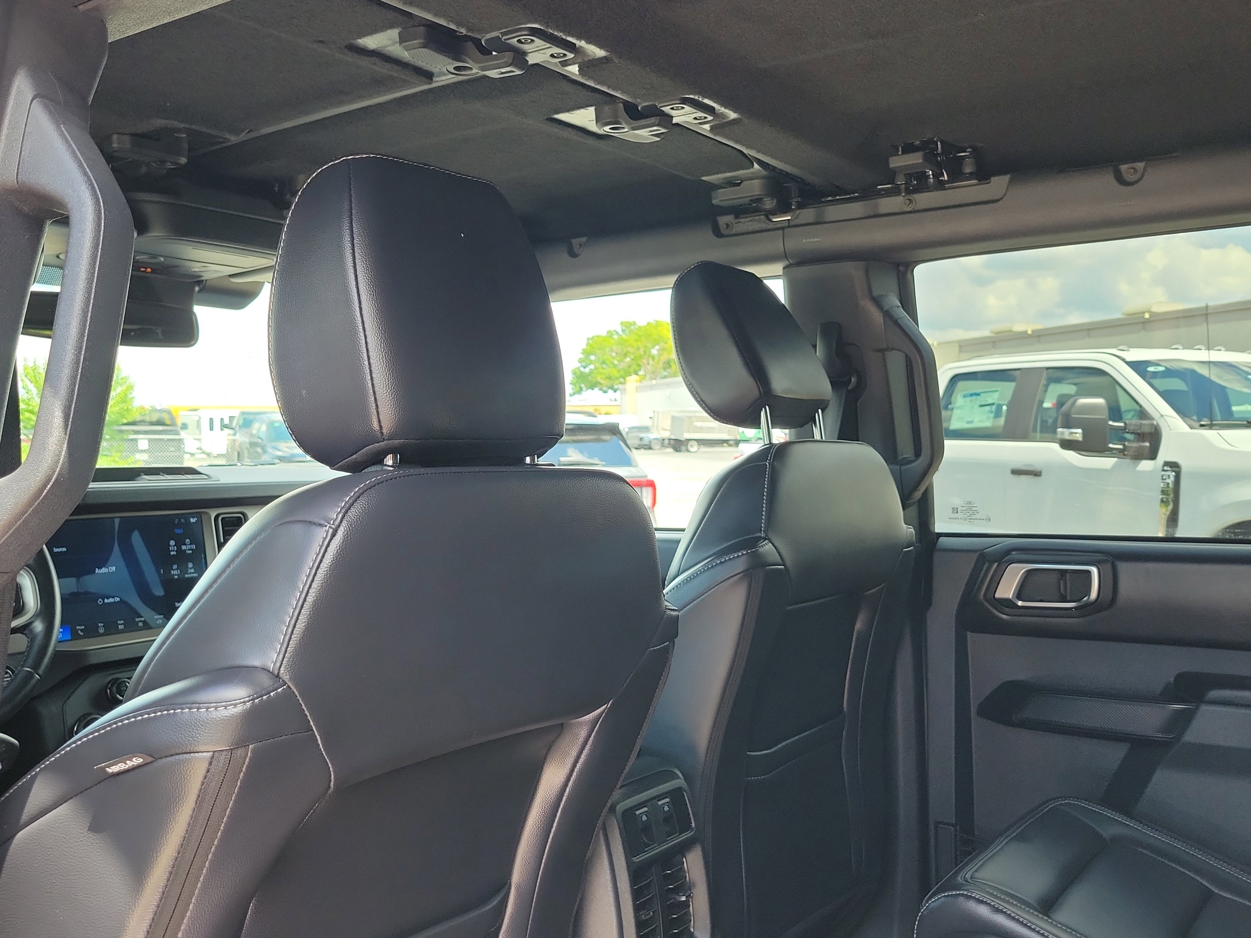 Certified 2025 Ford Bronco Outer Banks AWD/4WD image 13