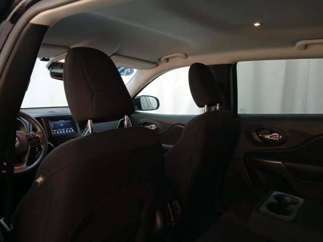 Used 2021 Jeep Cherokee Latitude image 21