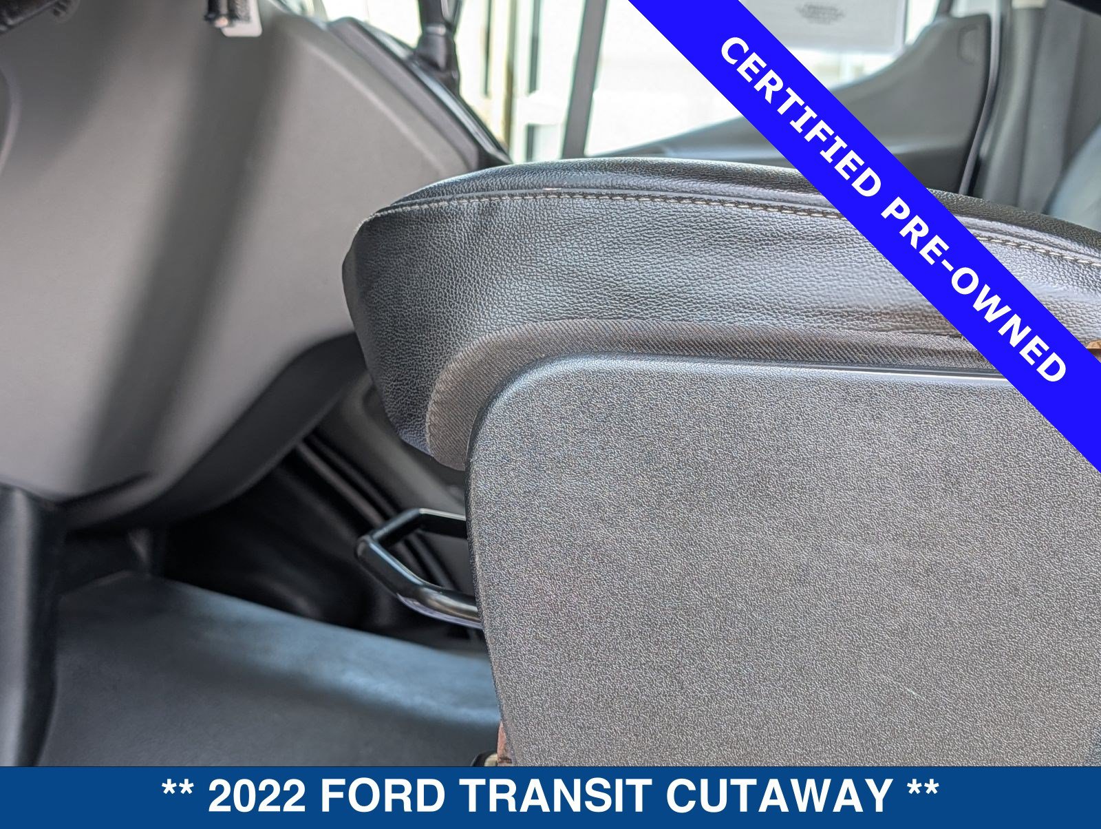 Certified 2022 Ford Transit 350 DRW RWD image 21