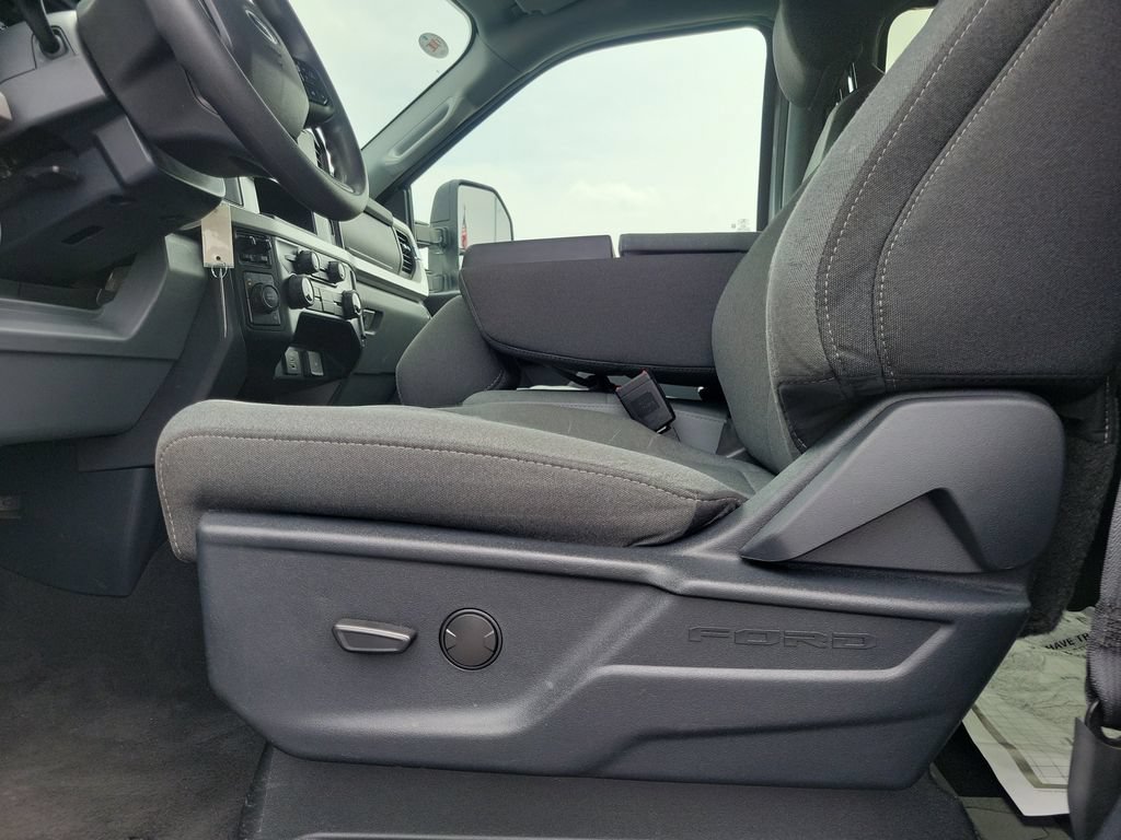 Certified 2026 Ford F250 XLT AWD/4WD image 19