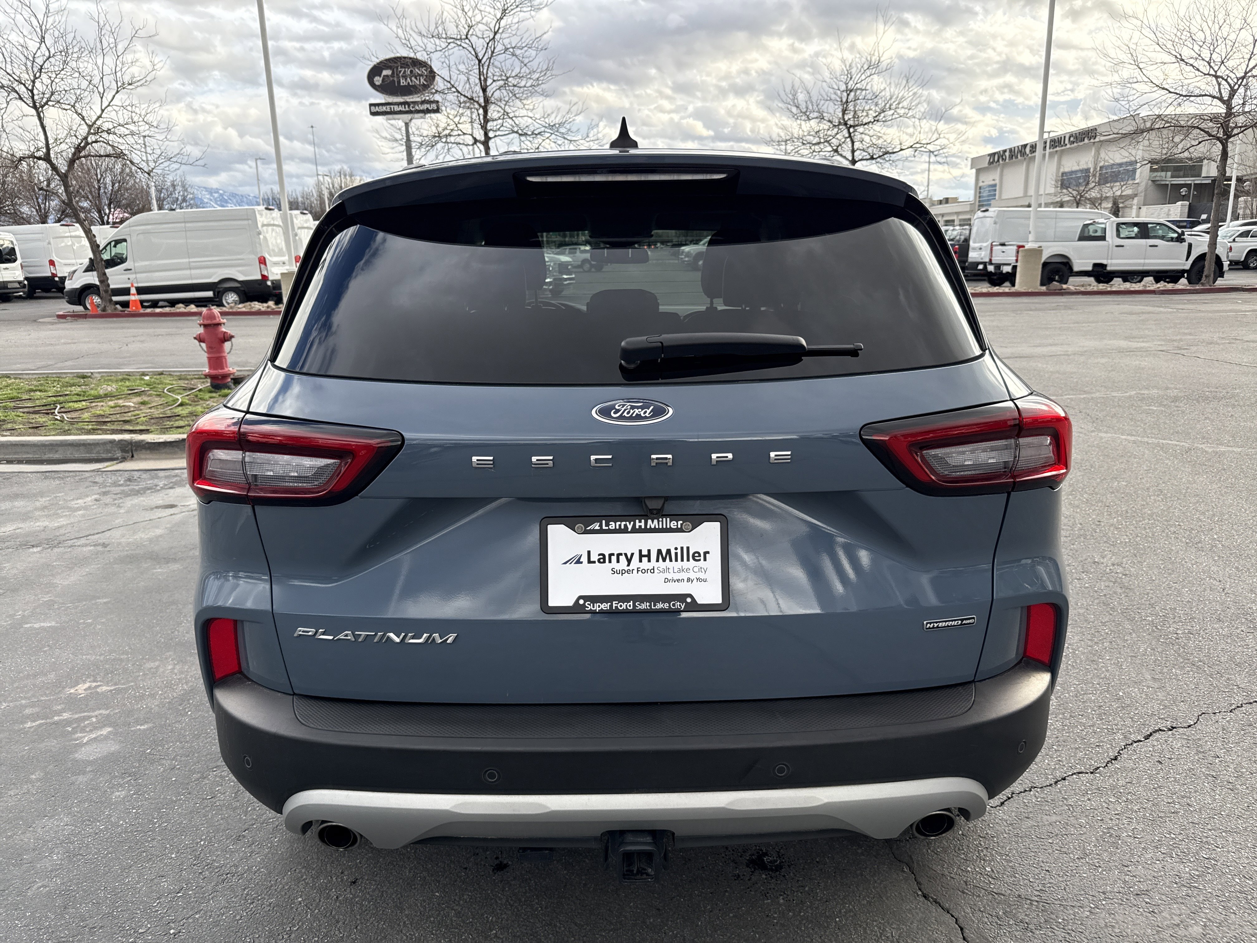 Certified 2024 Ford Escape Platinum w/ Class II Trailer Tow Package image 4