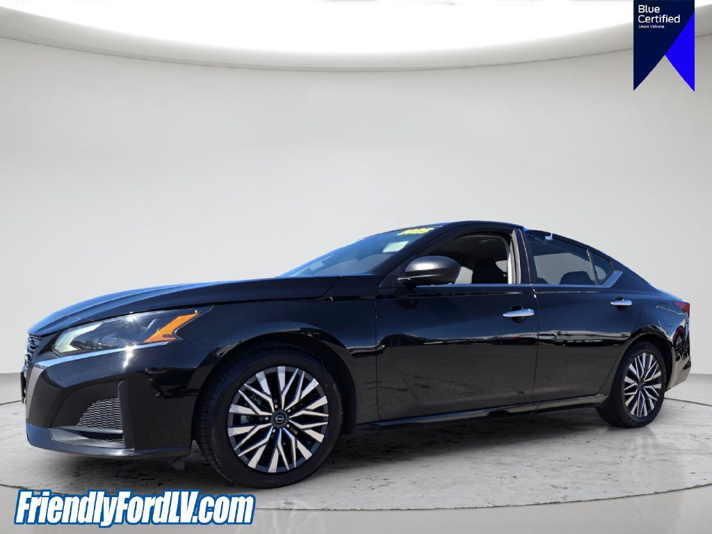 Used 2025 Nissan Altima 2.5 SV FWD image 2