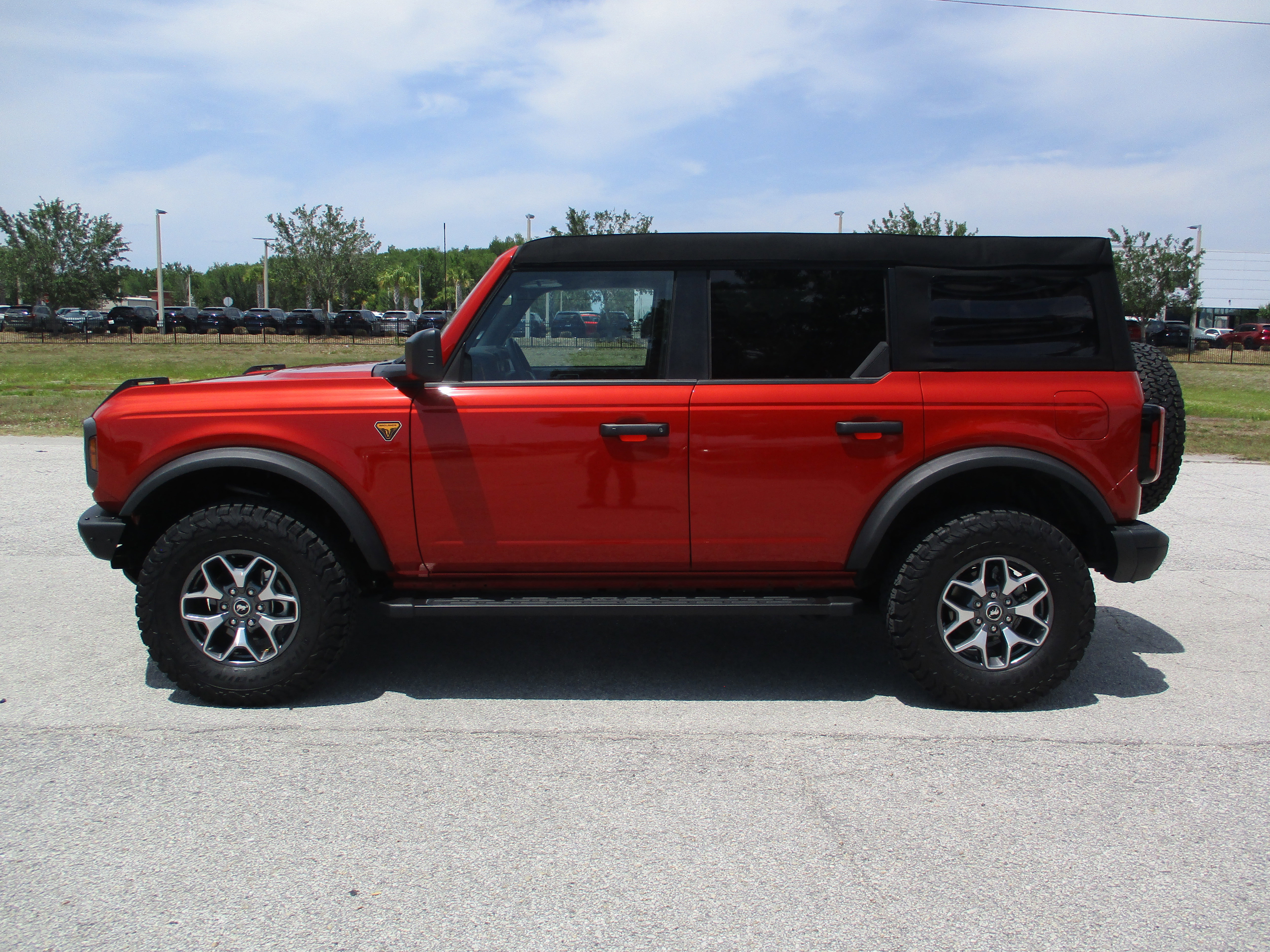 Certified 2024 Ford Bronco Badlands image 2