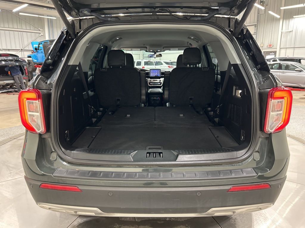 Certified 2023 Ford Explorer XLT w/ Equipment Group 202A AWD/4WD image 30