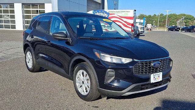 Certified 2023 Ford Escape Active AWD/4WD image 2