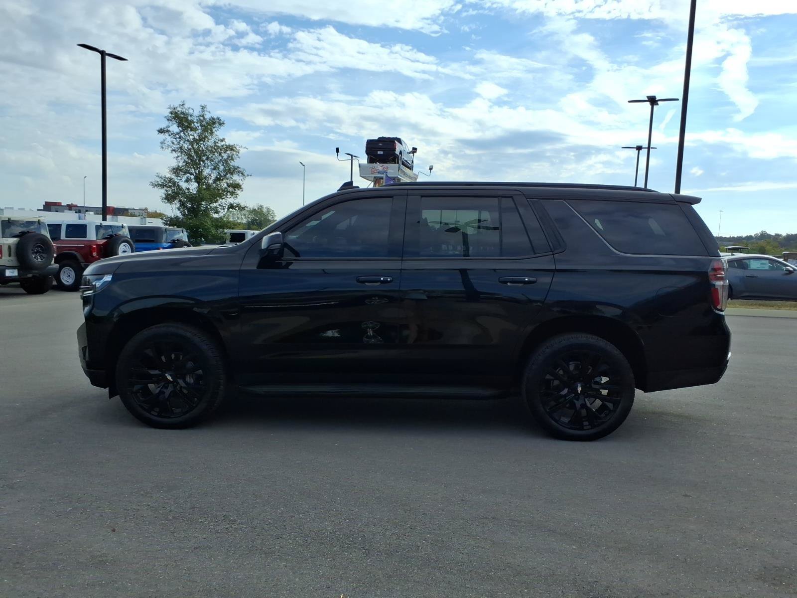 Used 2021 Chevrolet Tahoe RST w/ Luxury Package AWD/4WD image 6