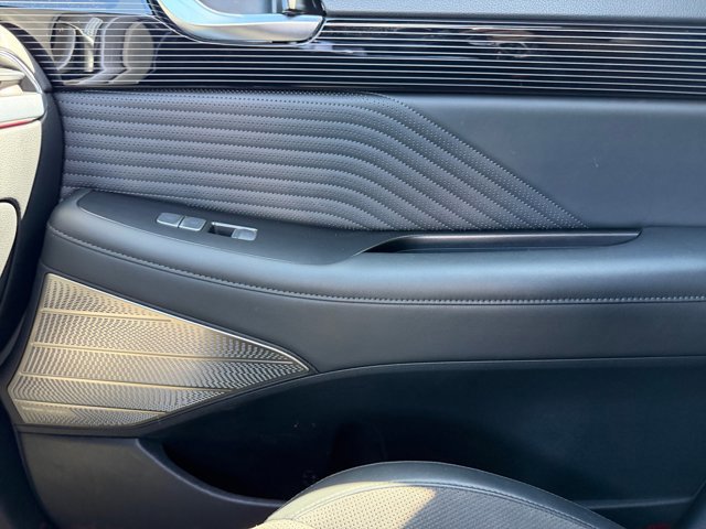 Used 2024 Hyundai Palisade Calligraphy image 16