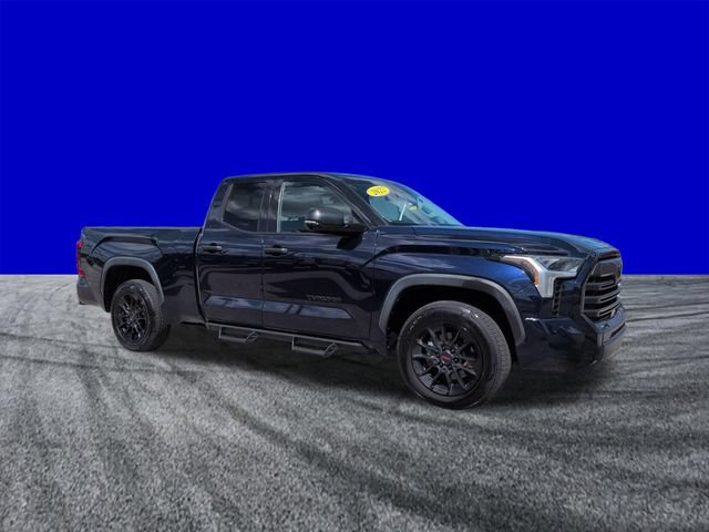 Used 2022 Toyota Tundra SR5 w/ SR5 Convenience Package RWD image 2
