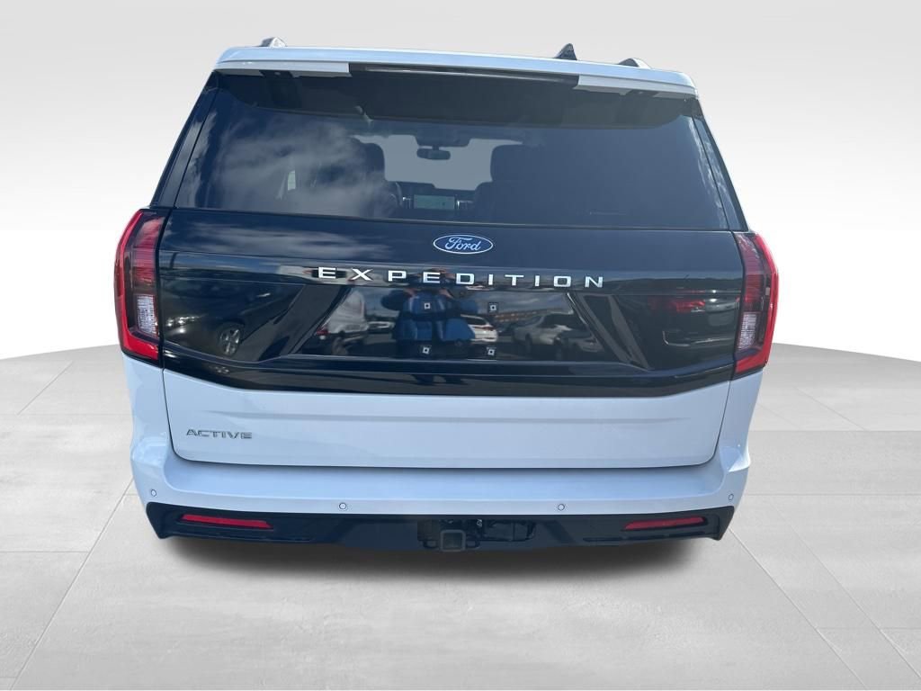 Certified 2025 Ford Expedition Active image 6