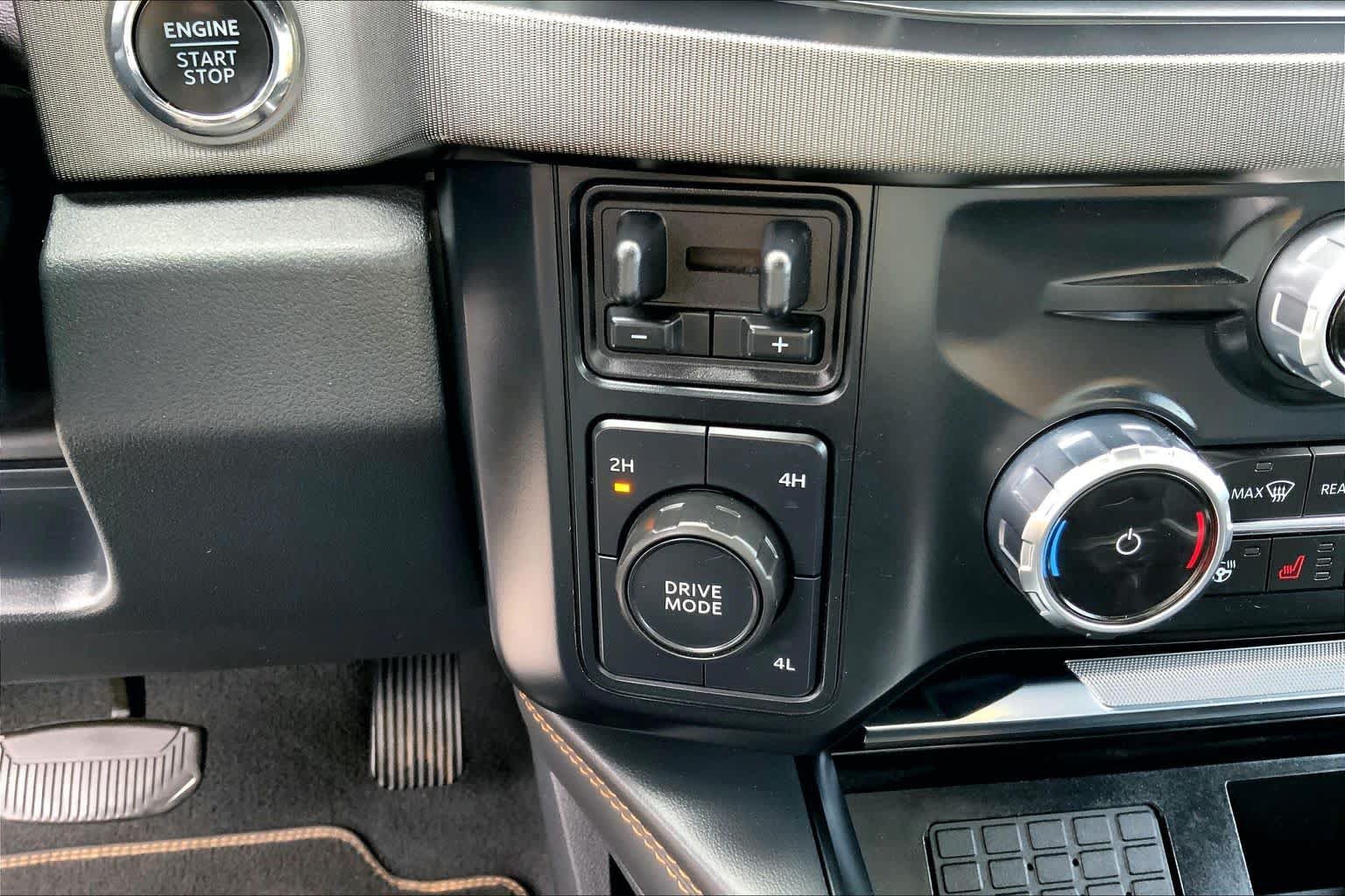 Certified 2023 Ford F450 Platinum w/ FX4 Off-Road Package AWD/4WD image 31