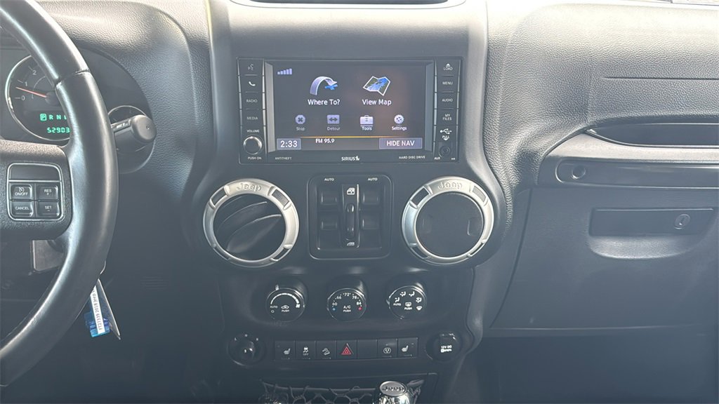 Used 2018 Jeep Wrangler Unlimited Rubicon w/ Connectivity Group image 12