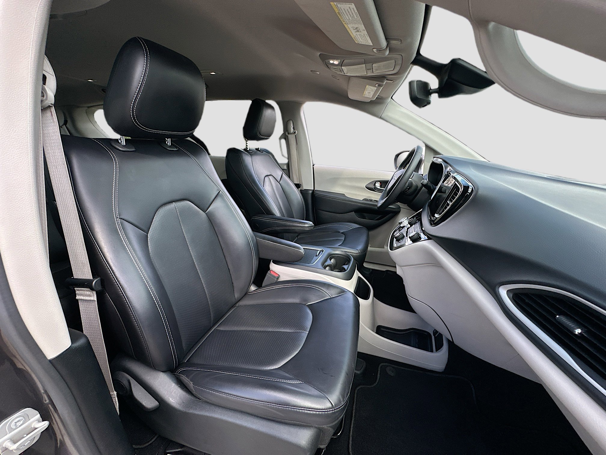 Used 2023 Chrysler Pacifica Touring-L image 27