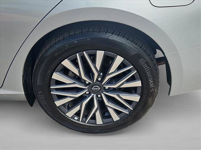 Used 2025 Nissan Altima 2.5 SV FWD image 22