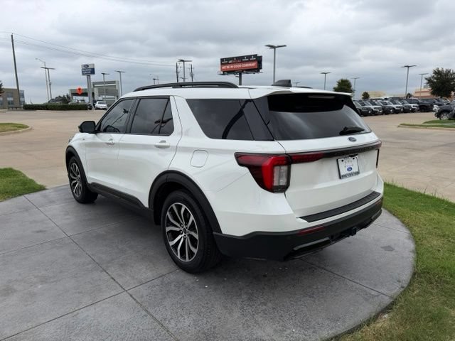 Certified 2025 Ford Explorer ST-Line w/ Premium Package RWD image 5