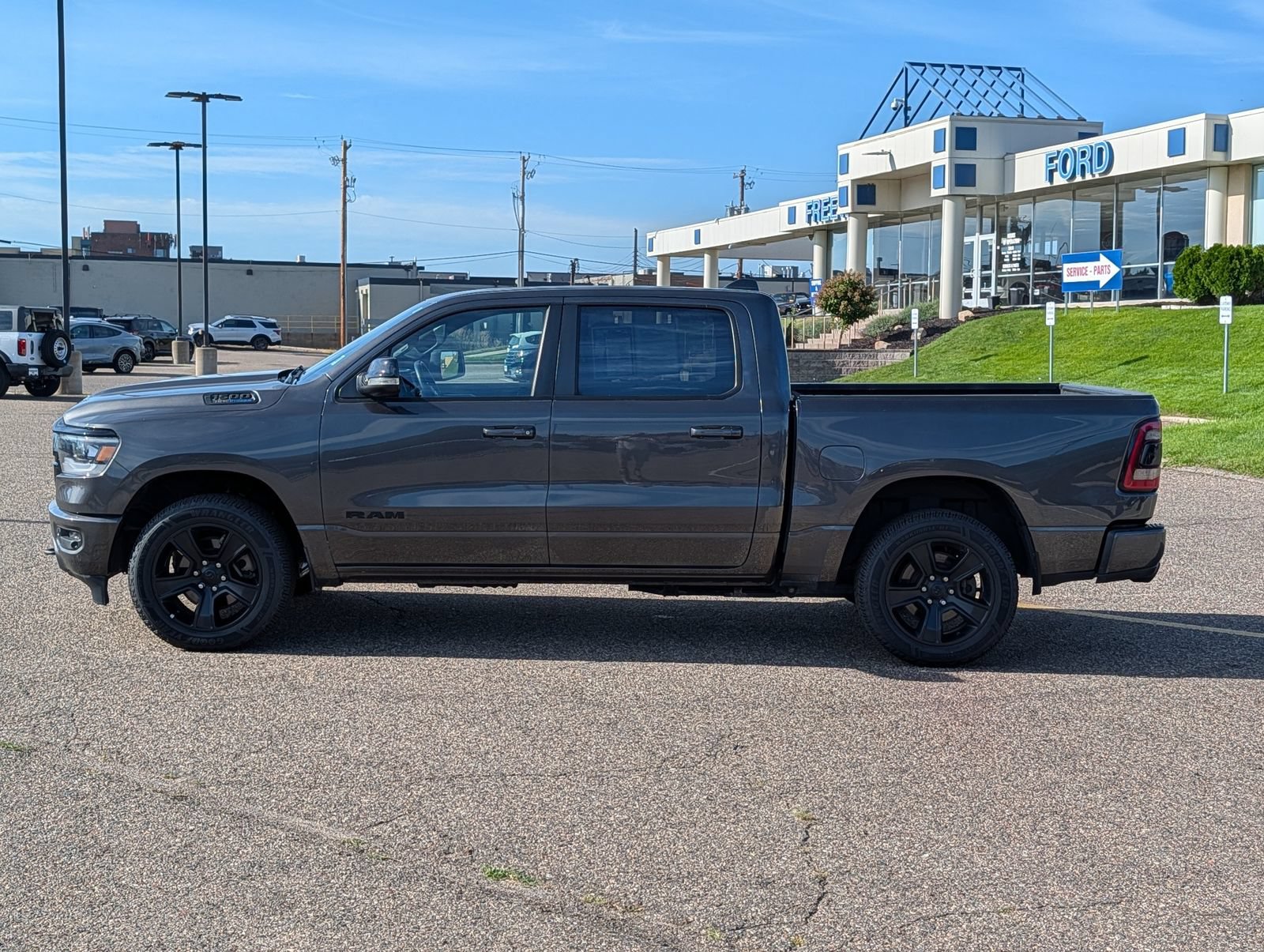 Used 2021 RAM 1500 Big Horn AWD/4WD image 2